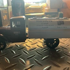 ERTL 1931 HAWKEYE HERSHEY'S SYRUP TANKER TRUCK 1:34 SCALE DIE CAST BANK