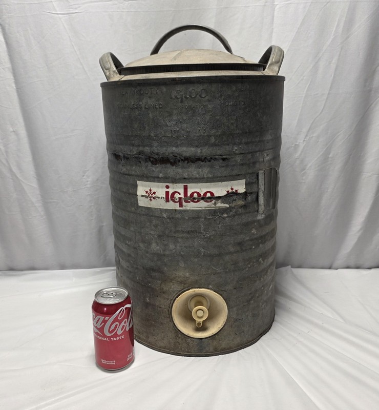 Vintage IGLOO Galvanized Metal Industrial 3 Gallon Water Cooler Dispenser Jug
