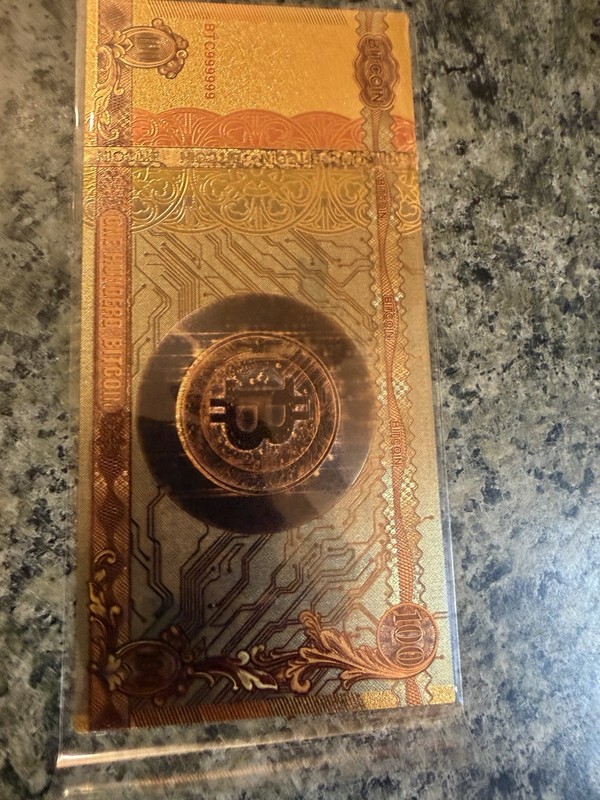 Bitcoin 100 Gold Foil Crypto-Collectible Novelty Paper Note BT-C09999