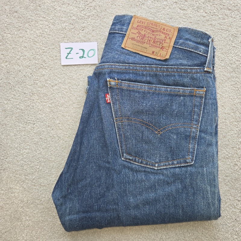 1986 Vintage Levis 501XX 31x40 Button Fly Jeans measures 31x40