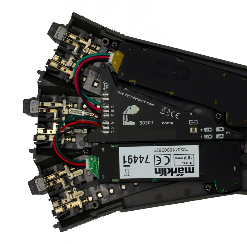 DECODERWERK 30303 Weichendecoder Steuerung Märklin C-Gleis Dreiwegweiche 74466 - Bild 3 von 3