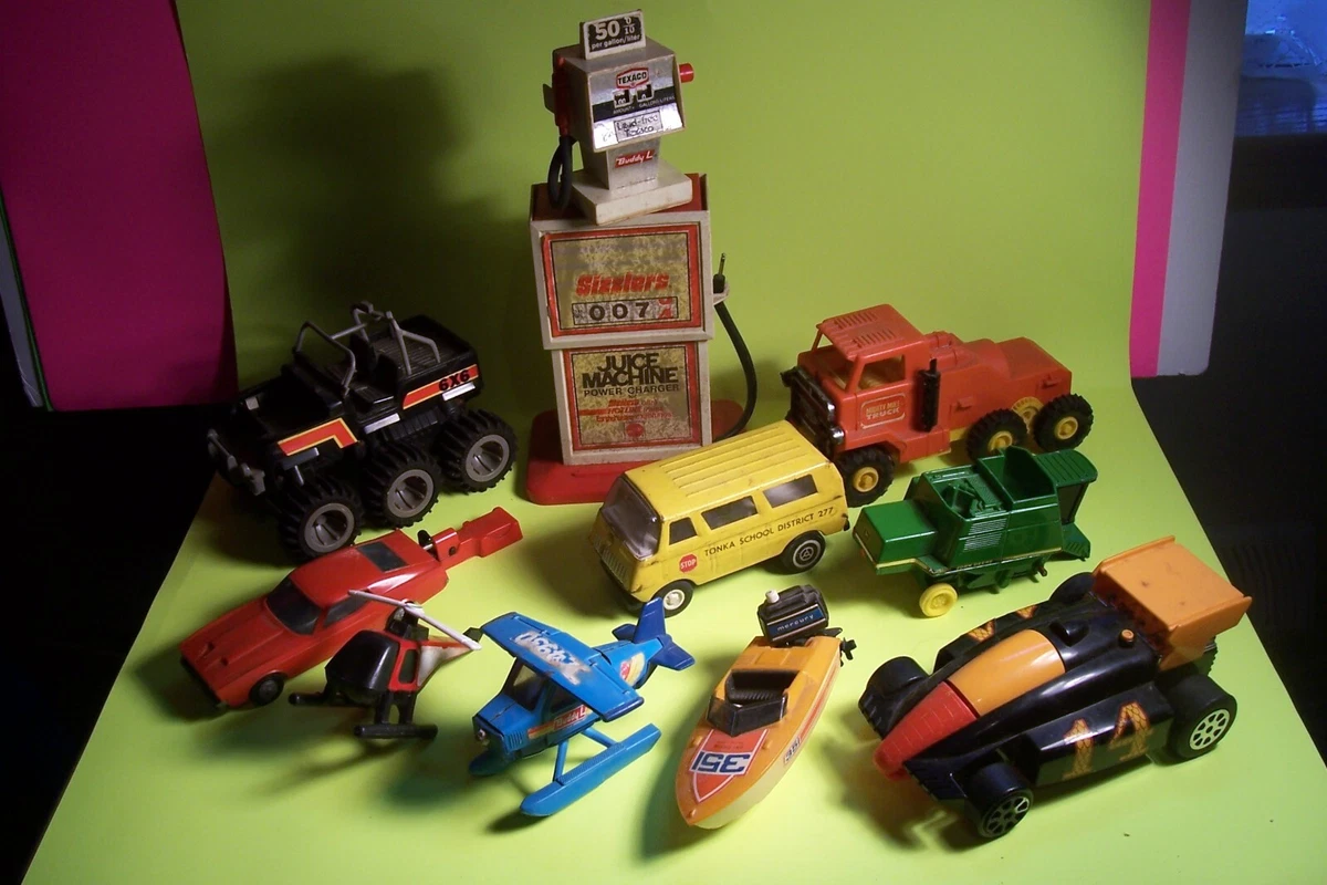 11 VINTAGE USED TOYS INCL.TONKA BUDDY L REMCO MATTEL AND OTHERS L