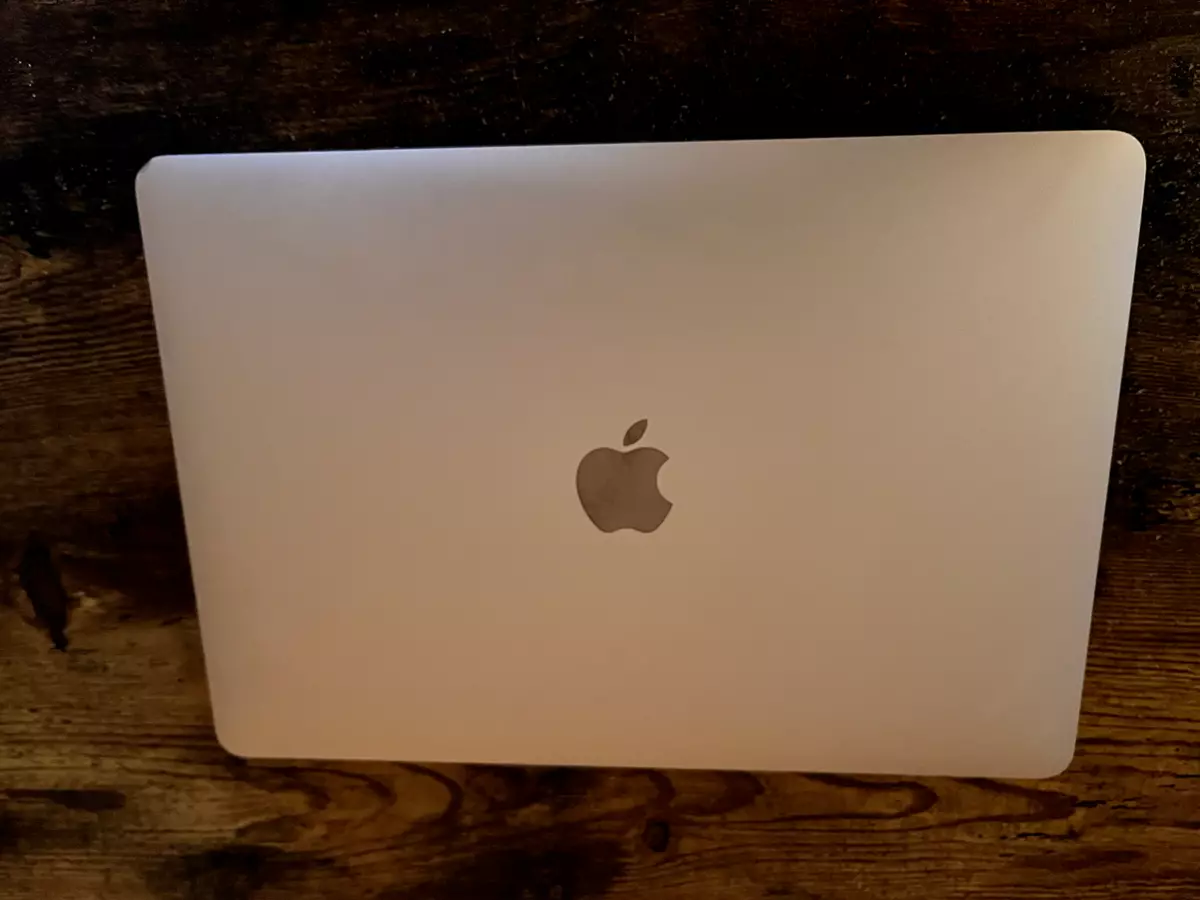 日本初の MacBook本体 MacBookAri 13inch 2019 MacBook本体 - kcc.sa