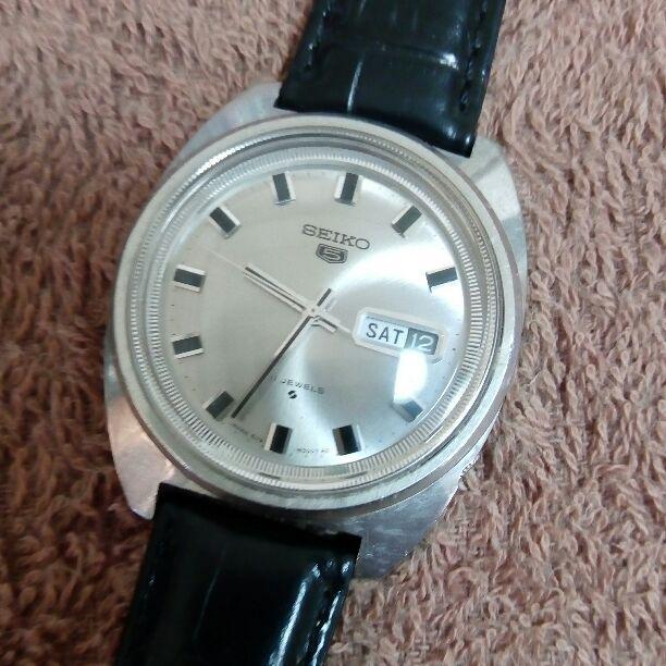 動作確認済　セイコー　セイコー5　デイテイト　シルバーダイヤル　ビンテージ Seiko Seiko 5 Vintage Day Date Silver Round Automatic Mens
