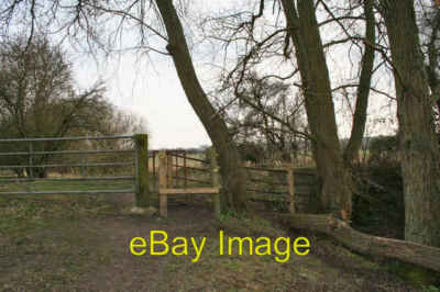 Photo 6x4 Stile on Gypsy Lane Wantage Looks to be reasonably new. The foo c2009