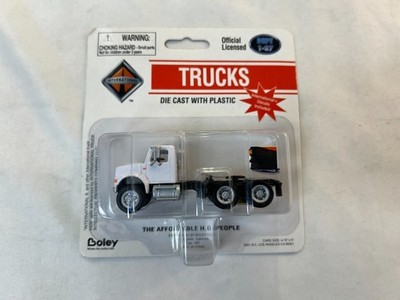 Boley 4001-7 HO Scale International Semi Truck White Day Cab 4001-7 Diecast