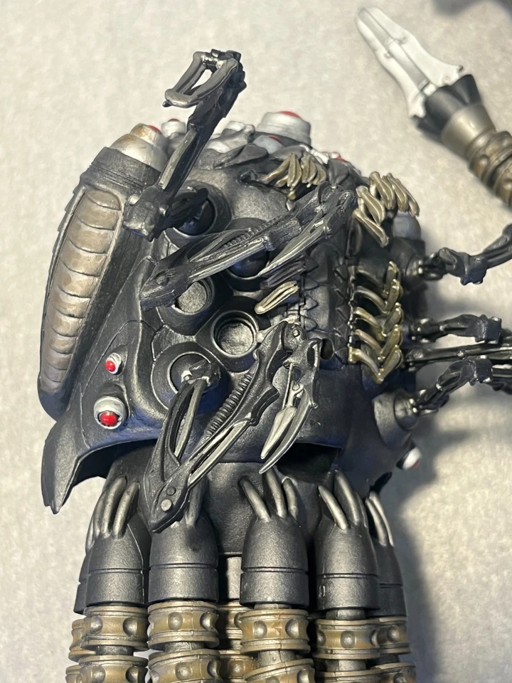 2003 The Matrix Sentinel Deluxe McFarlane Toys With Stand - Image 4 of 4