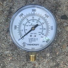 Ashcroft pressure gauge w/a range of 0-600 PSI  35-W1005P-02L-XUL" New In box