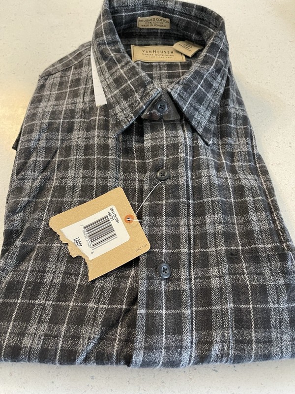 Men’s Van Heusen Button Down Shirt. Black, Gray, White ! Size Large NWT!  New!