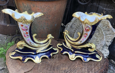 Porzellan Vase Vintage 20. Jahrhundert Frankreich handbemalt Füllhorn Keramik Paar