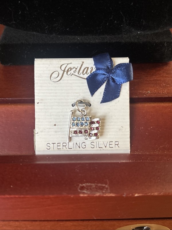 Jezlaine 925 Sterling Flag Pendant