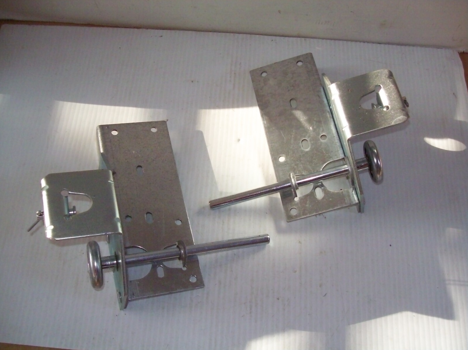 Commercial Wood / Steel Garage Door Low Headroom Bottom Brackets