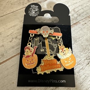 Disney DLR 2006 Halloween Good Vs Evil Chip & Dale Pin 48001 *AS IS*