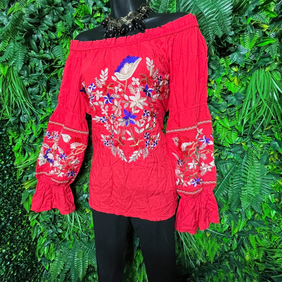 Prendas para el torso Kloset Therapy para mujer rojas medianas acento bordado fuera del hombro 1174 Foto 4 de 4