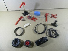 675R Jouet Ancien Plastique Lot Roues Sémaphore Valise Divers D'Origine