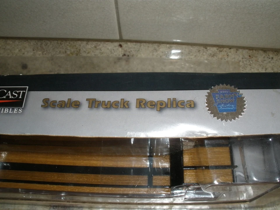 NEW 2021 PA FARM SHOW SPECCAST DIE CAST KENWORTH T880 TRACTOR FONTANE BOX - Image 2 of 4