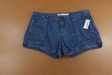 Old navy Womens Size 8 Medium Wash Denim Mid Rise 2" Inseam Jean Shorts NWT