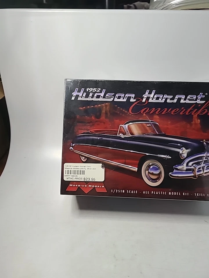 Moebius 1:25 Scale 1952 Hudson Hornet Convertible Model Kit Sealed - Image 2 of 4