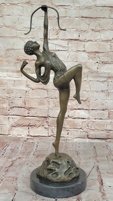 Diana Jagtgöttin Bronzeskulptur Bronzefigur Signiert Bronzestatue
