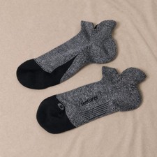 4 PAIRS Size L Feetures Ankle Socks Thick Cushioned Gray Black