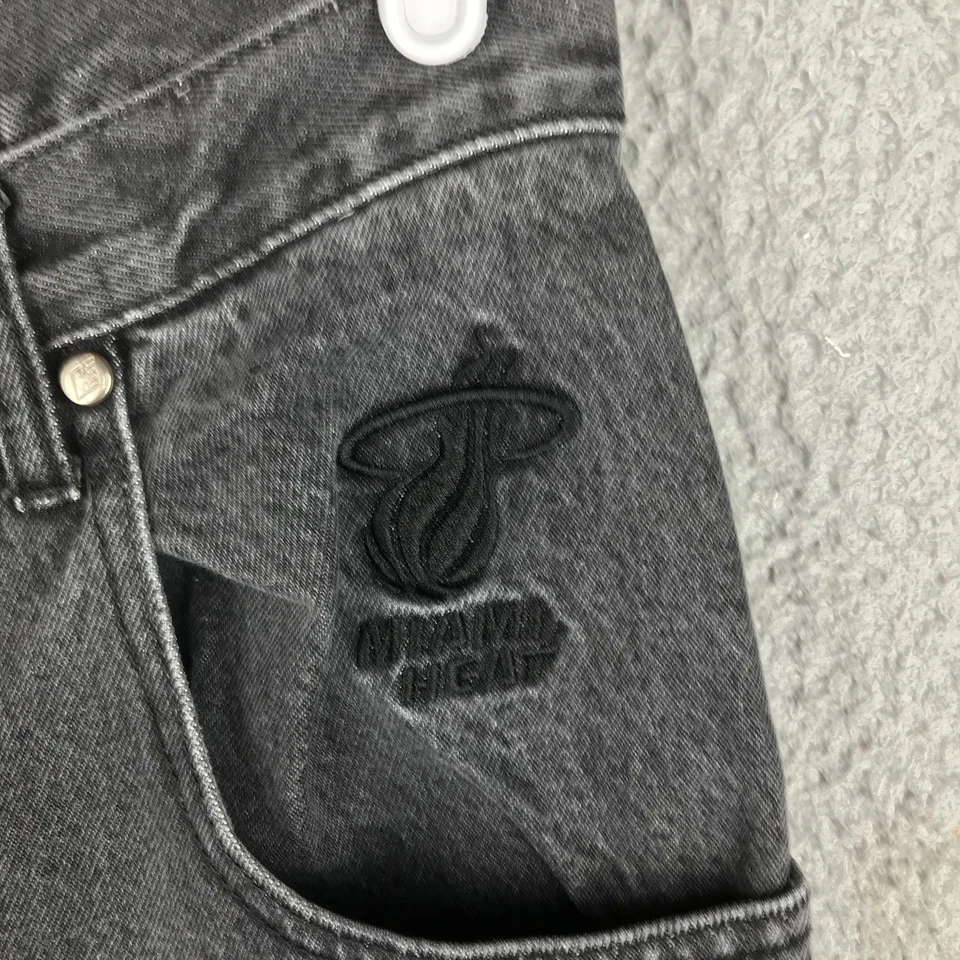 Pantalones de mezclilla Miami Heat Jeans para hombre 32 negros NBA baloncesto eslabón bordado años 90 Foto 3 de 4