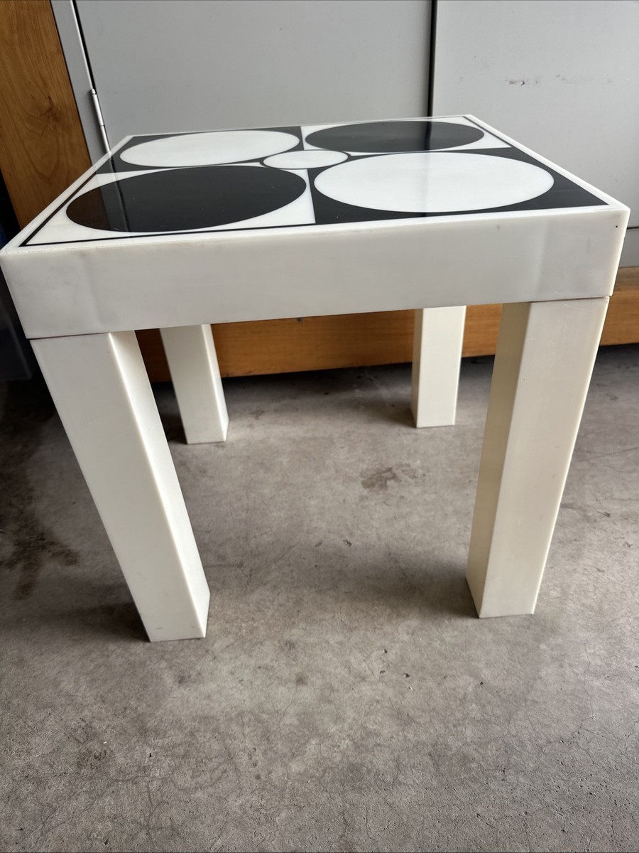 Vintage 70s Plastic Parsons? Table Black & White Design 16” X 16