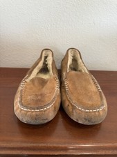 UGG Australia Womens Moccasin Slippers Brown Sheepskin Slip On Size 7
