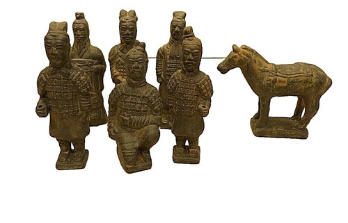 Set Of 6 Chinese Terracotta Warrior figures and 1 war horse figure. - Picture 6 of 8