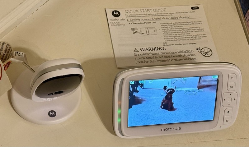 Motorola Comfort 50 Video Baby Monitor 5" Color Screen Two Way Audio Baby Camera