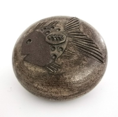 Vintage Claire Celia Lambert Studio Keramik Fisch Kiesel geprägt Stempel