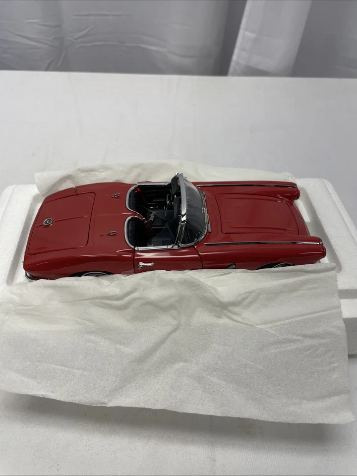 Chevrolet Corvette 1962 convertible Danbury como nuevo rojo romano 1:24, ¡nuevo! Foto 3 de 4