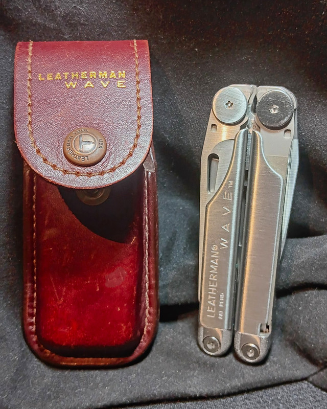 Leatherman Wave Multi-Tool w/ Leather Sheath, 831078