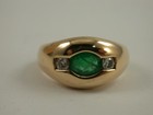 edler schwerer Ring mit Smaragd und Diamanten Gold H.P. Buchwald