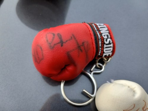 SAMMY VASQUEZ AUTOGRAPHED MINI BOXING GLOVES TOWELS CUP WHO CAN MEXICAN Tyson - Picture 5 of 10