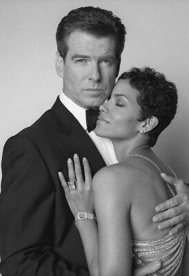 PIERCE BROSNAN & HALLE BERRY 007 Movie DIE ANOTHER DAY Photo Print 24x36