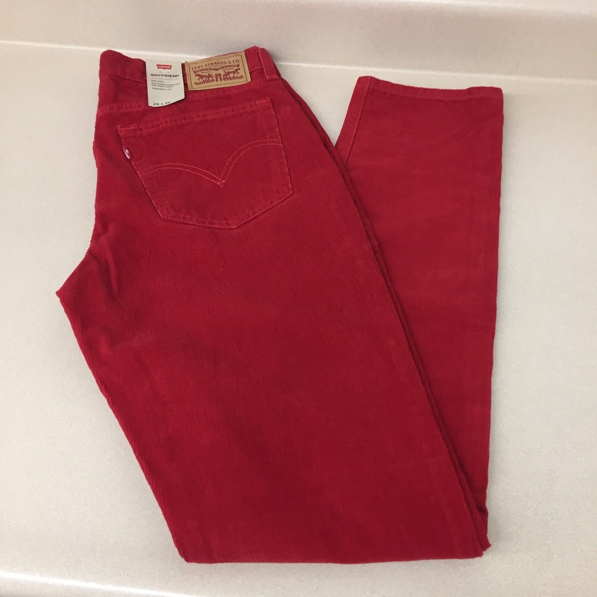 Levi boyfriend jeans Red Corduroy Tagged 29x32 Actual 31x32 New