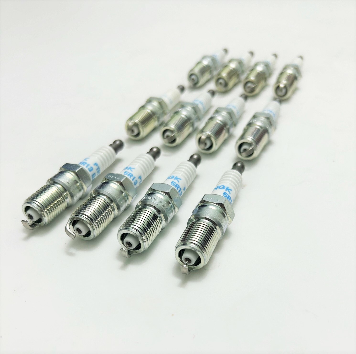 ➥Aston Martin ➥DB9 DBS Vanquish Rapide Virage V12 Vantage Zagato Spark Plugs Set