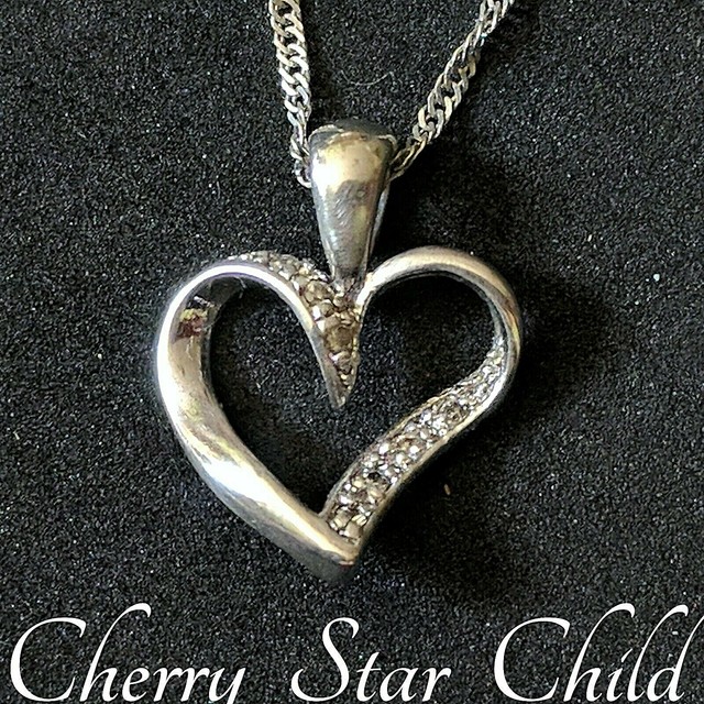 Solid sterling 925 silver cz set heart pendant on 926 chain necklace Solid sterling 925 silver cz set heart pendant on 926 chain necklace