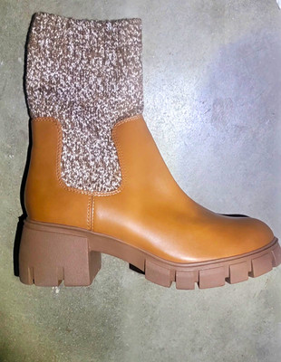 Women's Brown Ankle Bootie Knit Sock Collar Lug Sole Round Toe Size 7.5