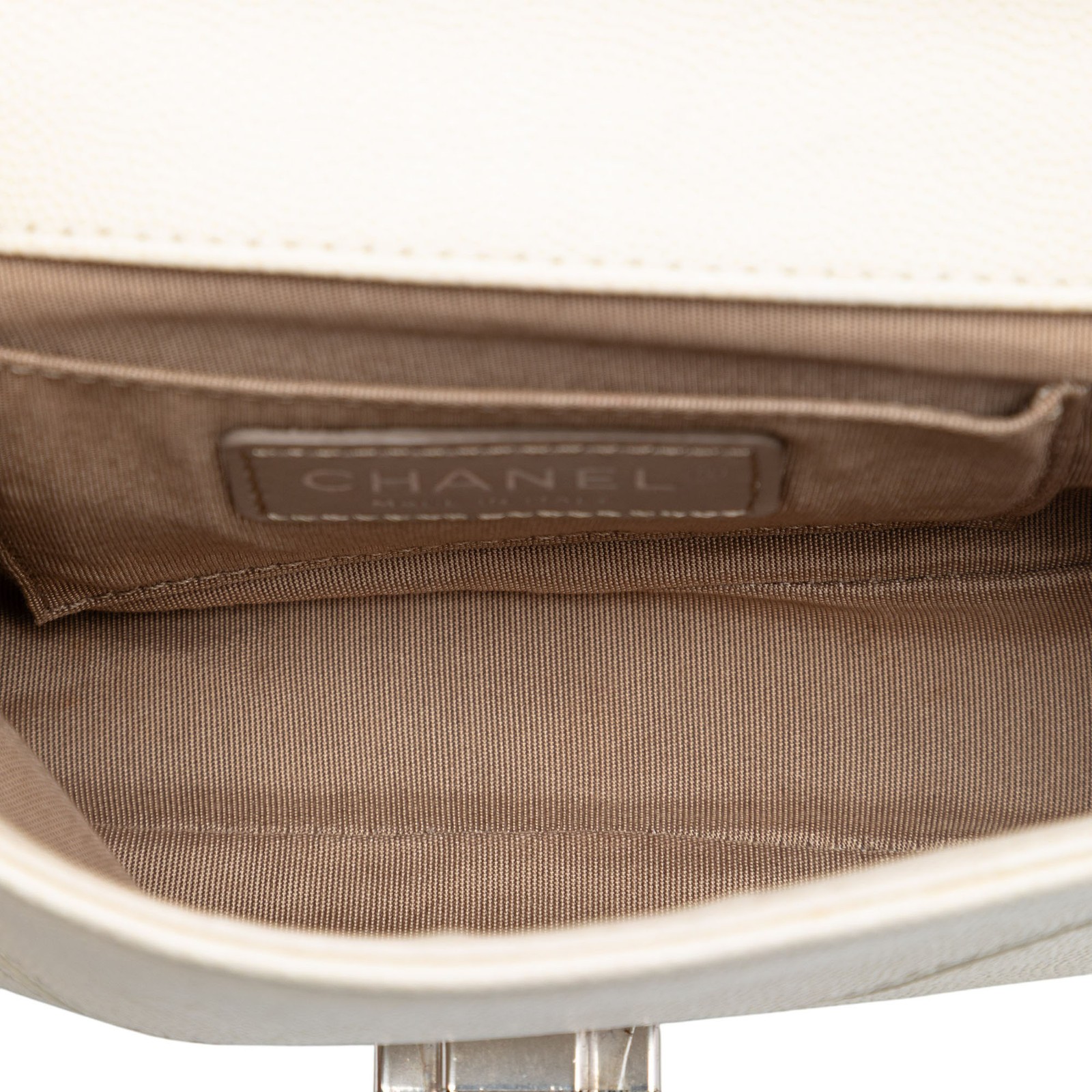 Authenticated Chanel Small Macro Chevron Caviar F… - image 4