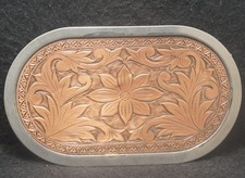 XD17112 VINTAGE 1970s FLORAL NATURE ARTWORK UNISEX SILVERTONE BELT BUCKLE
