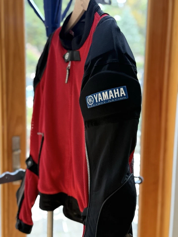 Yamaha Men's Genuine Mesh Motorcycle Jacket XS Black Red Preowned Excellent - Image 4 of 4