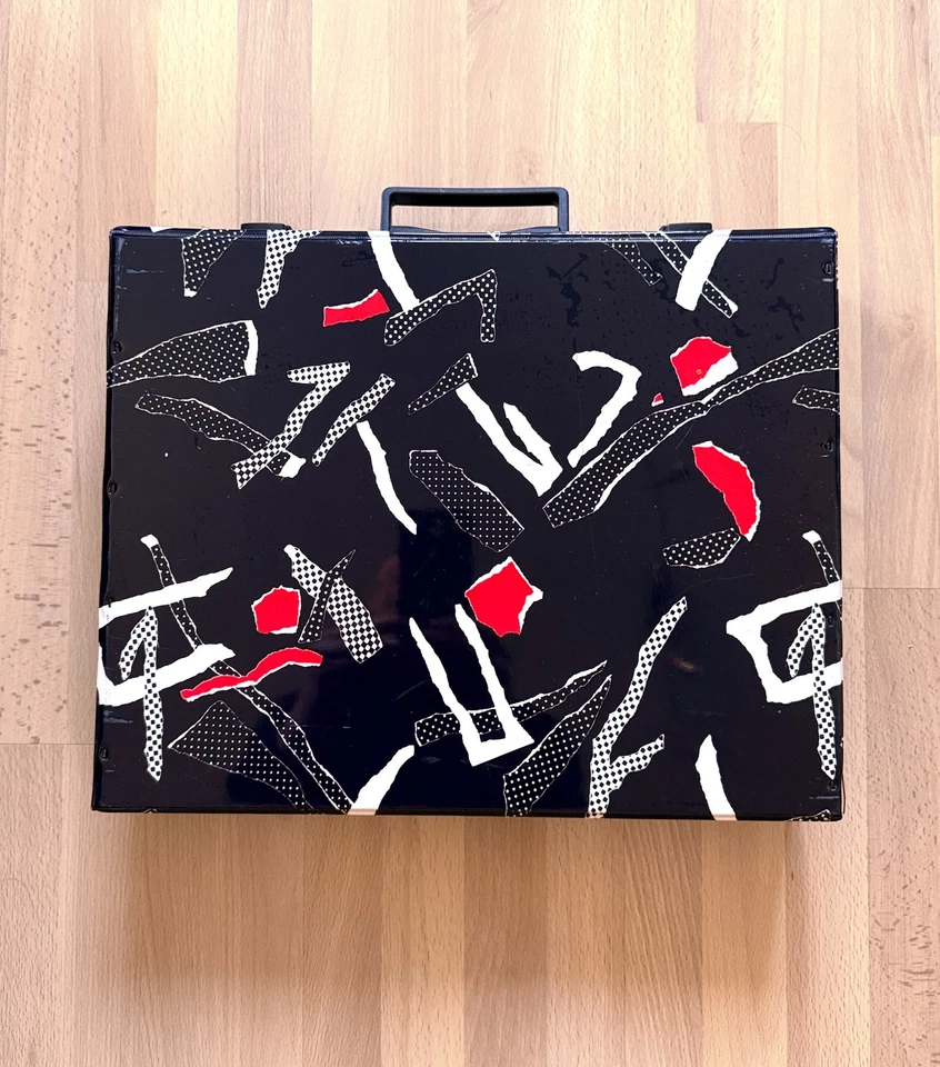 Cassette Tape Carry / Storage Case - Holds 45 Cassettes - Abstract Design - Image 4 of 4