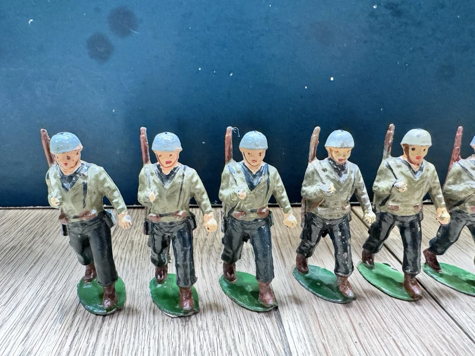 Timpo: Infantería de Estados Unidos, cascos de acero. Segunda Guerra Mundial. c1950s.  Sin caja Foto 2 de 4