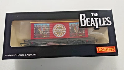 Hornby R60008 The Beatles "Sgt. Pepper "Long Wheel Base Van NEU