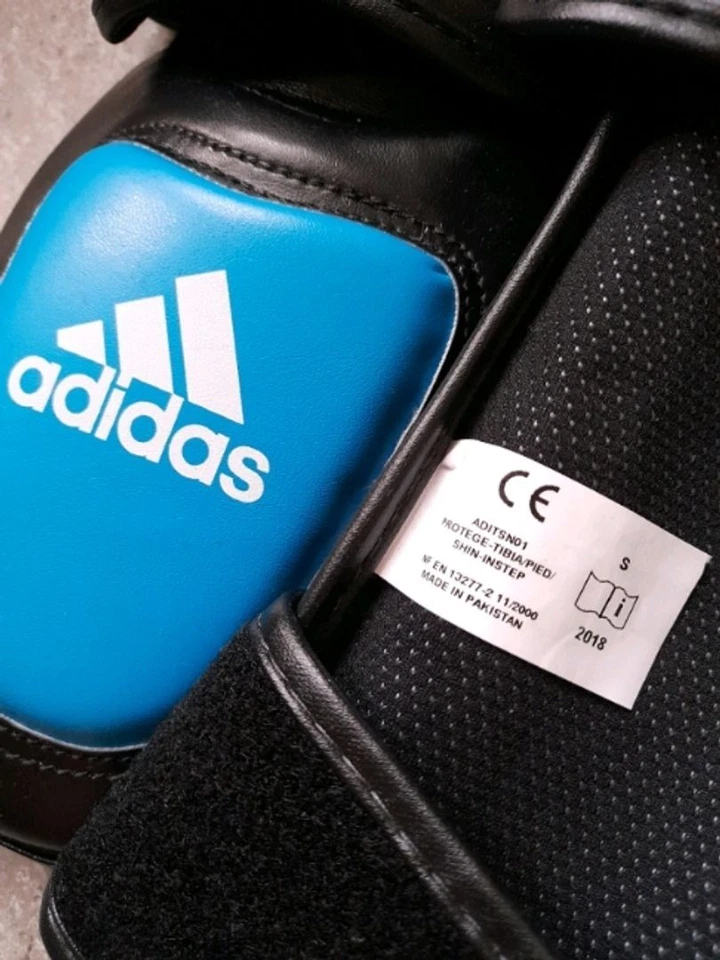 Caneleiras ADIDAS Pro Style Shin-n-Step, Kickboxing, Muay Thai, Artes Marciais - Imagem 3 de 3