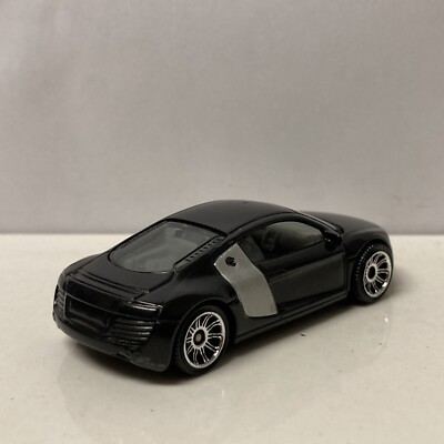 2007 07 Audi R8 V10 Collectible 1/64 Scale Diecast Diorama Model