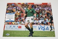 ACTOR MATT DAMON SIGNED 'INVICTUS' 11x14 MOVIE PHOTO BECKETT COA FORD V FERRARI
