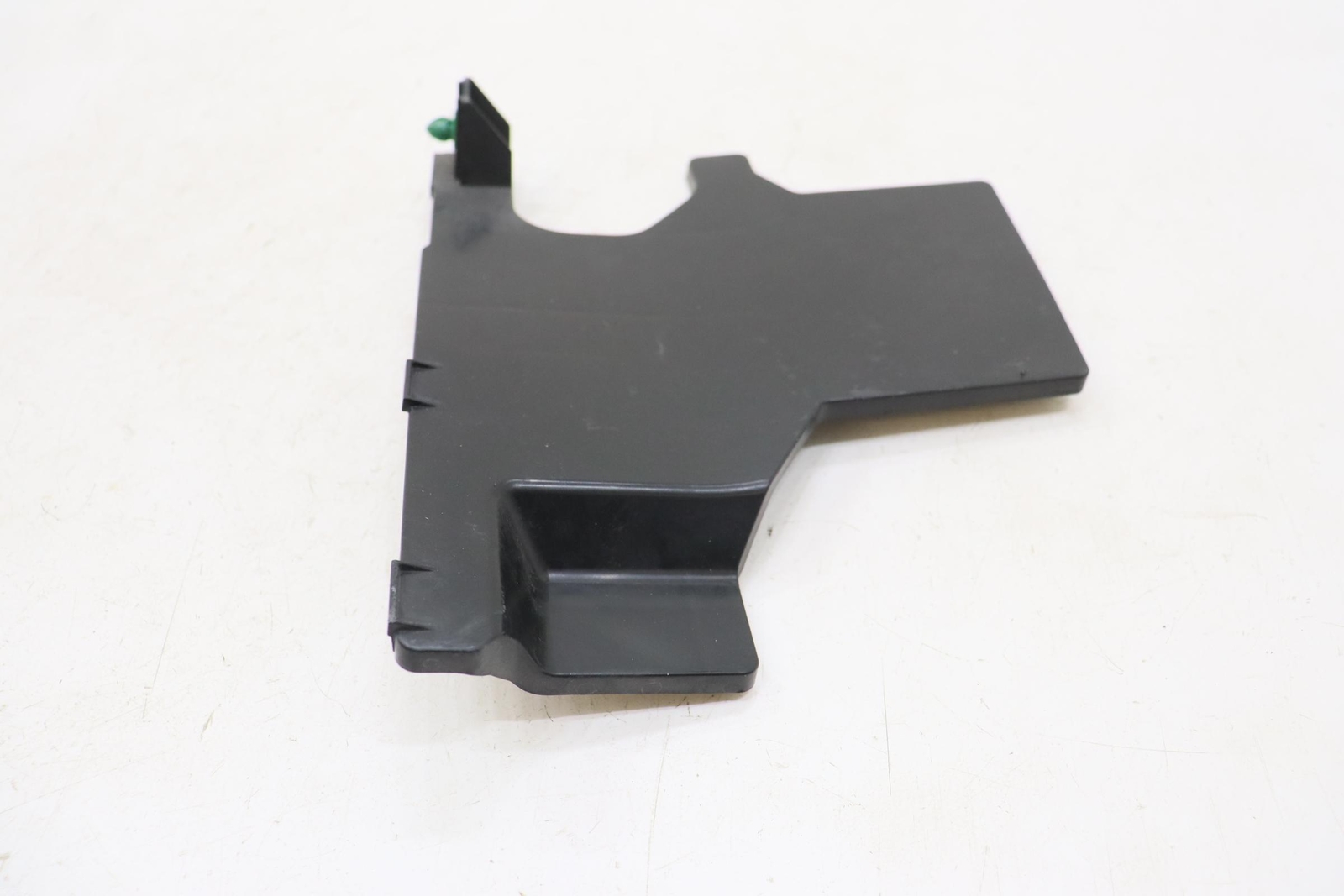 2022- 2024 MITSUBISHI ECLIPSE CROSS LEFT RADIATOR AIR BAFFLE  