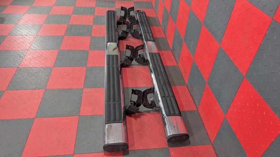 07-14 Silverado 2500 Crew Cab Pair Chrome Running Boards Side Step Minor Pitting - Image 3 of 4